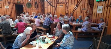 Kaffee und Kuchen im Stern­berghaus