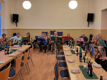 Gitarrengruppe Scheppau im DGH Sunstedt