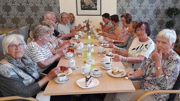 Domführung der Frauenhilfe Sunstedt: Im Dom-Café